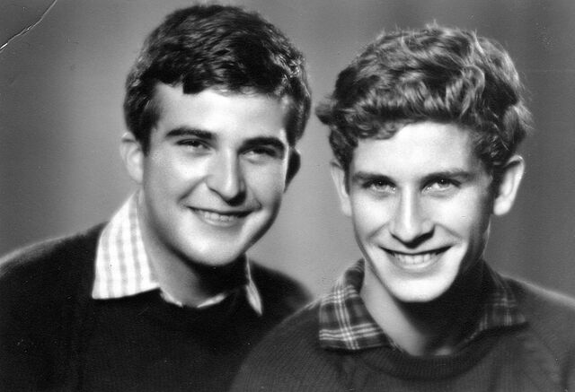 Synové Jan a Karel (vpravo) Šlingovi strávili 28 měsíců v dětských domovech. Foto: archiv Karla Šlinga